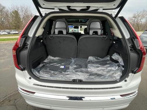 2025 Volvo XC90 Plug-In Hybrid T8 Plus