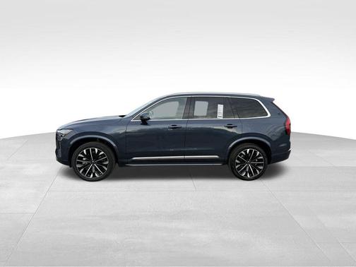 2025 Volvo XC90 B5 Plus