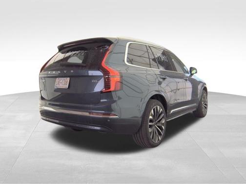 2025 Volvo XC90 B5 Plus