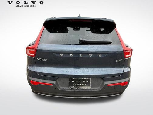 2026 Volvo XC40 B5 Ultra