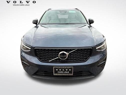 2026 Volvo XC40 B5 Ultra