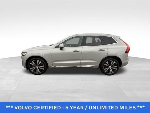 2023 Volvo XC60 B5 Plus Bright Theme