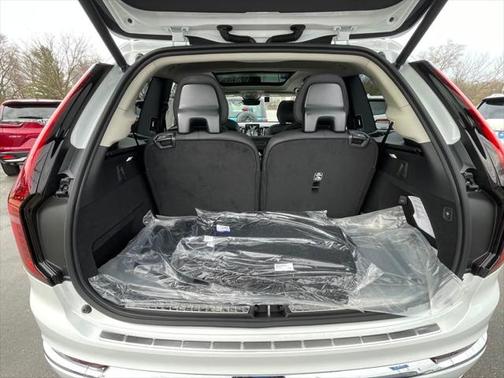 2025 Volvo XC90 Plug-In Hybrid T8 Plus