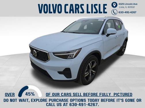 2025 Volvo XC40 B5 Core