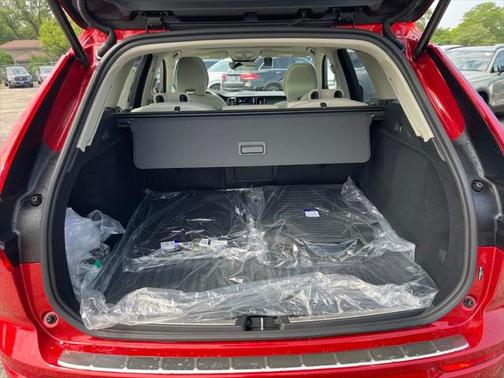 2025 Volvo XC60 Plus