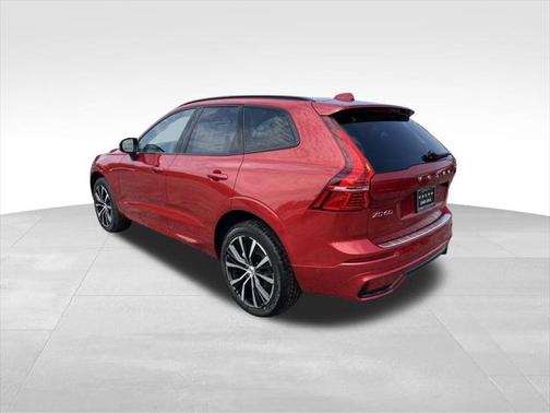 2025 Volvo XC60 Plus