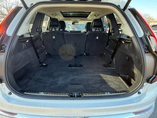 2025 Volvo XC90 B5 Plus