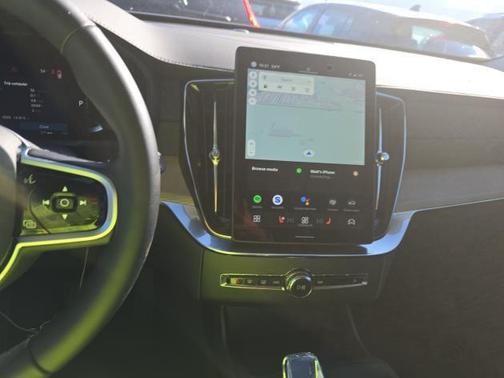 2025 Volvo XC90 B5 Plus