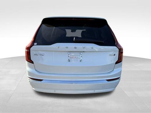 2025 Volvo XC90 B5 Plus