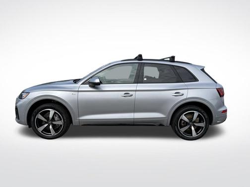 Silver Metallic 2022 Audi Q5 45 S line Prestige