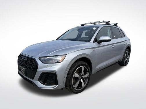 Silver Metallic 2022 Audi Q5 45 S line Prestige