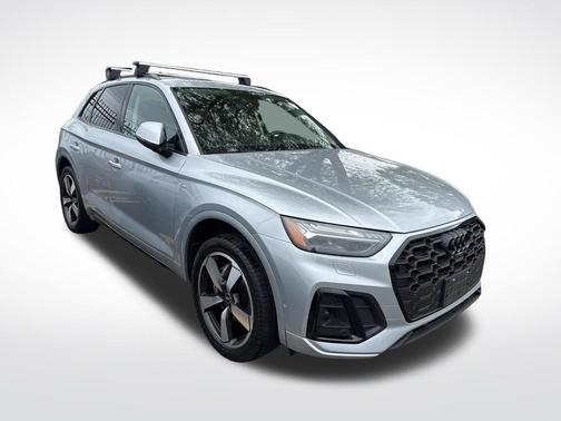Silver Metallic 2022 Audi Q5 45 S line Prestige
