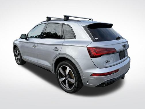 Silver Metallic 2022 Audi Q5 45 S line Prestige