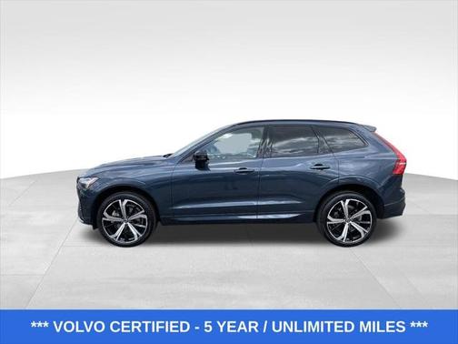 2023 Volvo XC60 B6 Ultimate Dark Theme