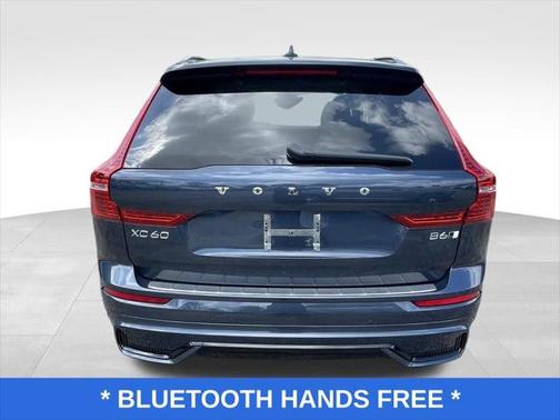 2023 Volvo XC60 B6 Ultimate Dark Theme