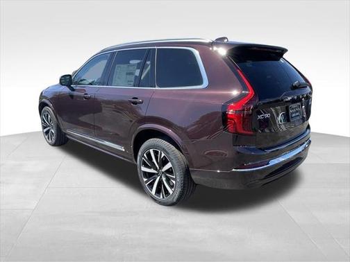 2025 Volvo XC90 B5 Core