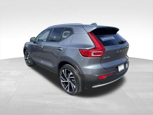 2019 Volvo XC40 T5 Momentum
