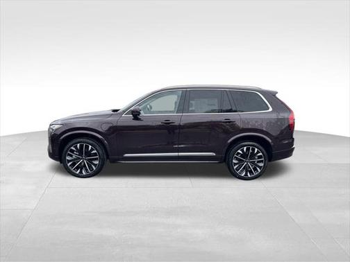 2025 Volvo XC90 Plug-In Hybrid T8 Plus