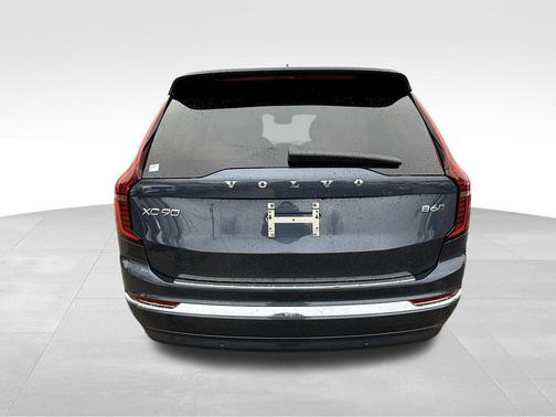 2026 Volvo XC90 B6 Plus 6-Seater