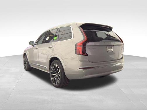 2025 Volvo XC90 B5 Plus