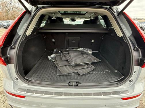 2025 Volvo XC60 B5 Core