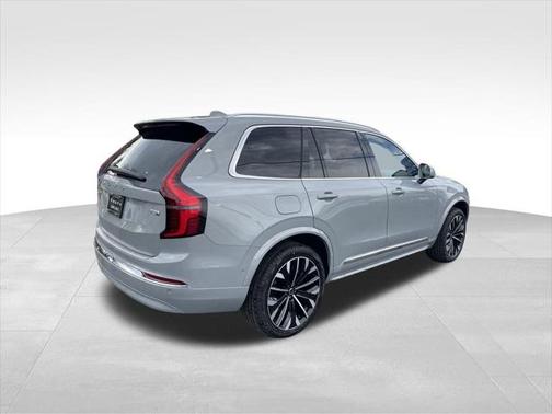 2025 Volvo XC90 Plug-In Hybrid T8 Plus