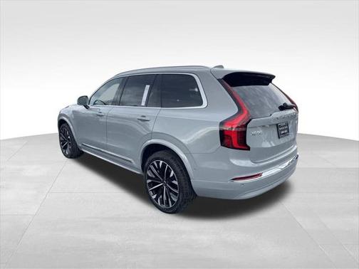 2025 Volvo XC90 Plug-In Hybrid T8 Plus