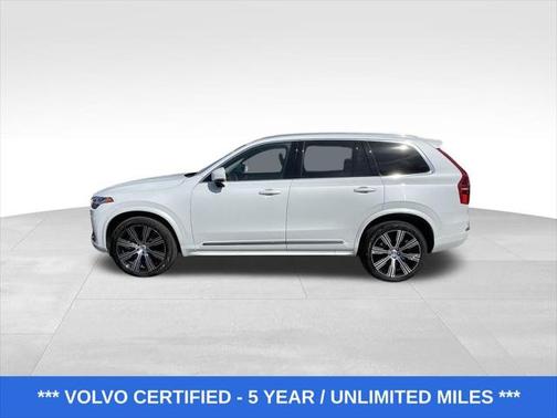 2024 Volvo XC90 B5 Plus