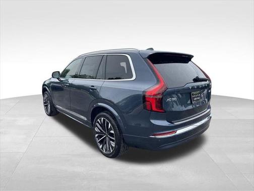 2025 Volvo XC90 B6 Plus 7-Seater