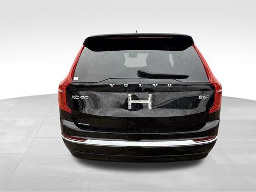 2023 Volvo XC90 B6 Plus 6-Seater