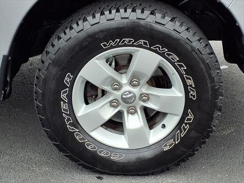 2019 RAM 1500 Classic SLT Crew Cab 4x2 64' Box
