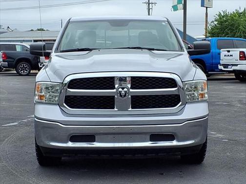 2019 RAM 1500 Classic SLT Crew Cab 4x2 64' Box