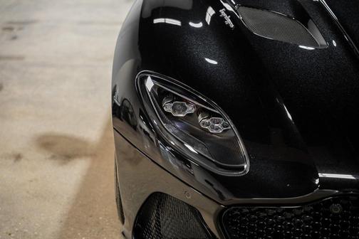 2019 Aston Martin DBS Superleggera