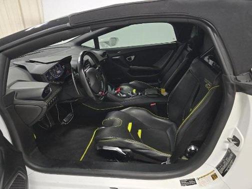 2020 Lamborghini Huracan EVO Base