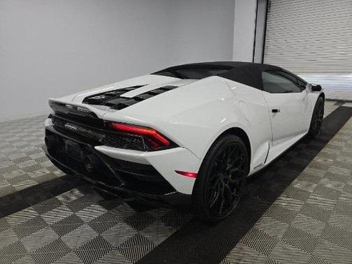 2020 Lamborghini Huracan EVO Base