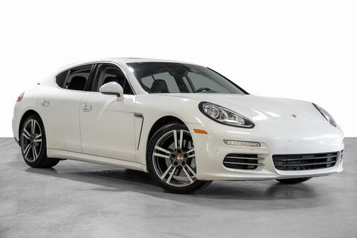 2014 Porsche Panamera 4S
