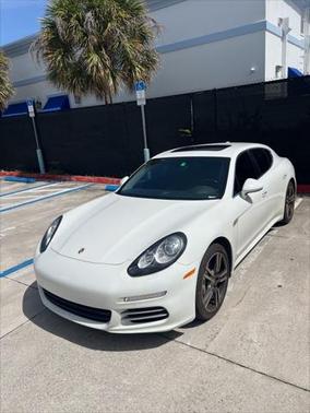 2014 Porsche Panamera 4S