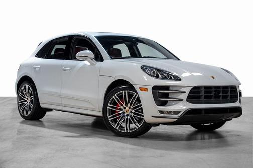 2018 Porsche Macan Turbo w/Performance Package