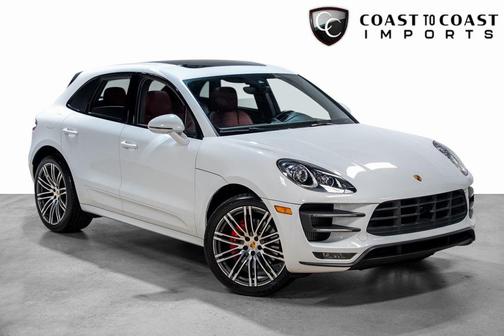 2018 Porsche Macan Turbo w/Performance Package