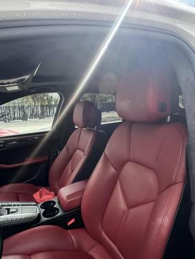 2018 Porsche Macan Turbo w/Performance Package