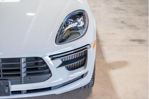 2021 Porsche Macan Turbo