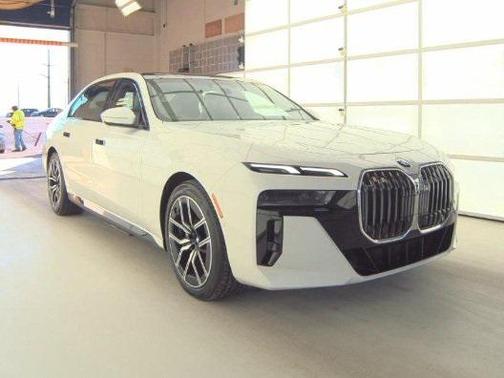 2023 BMW 740 i