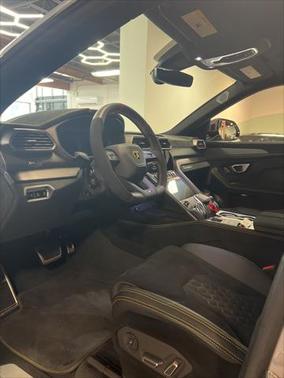 2024 Lamborghini Urus Performante