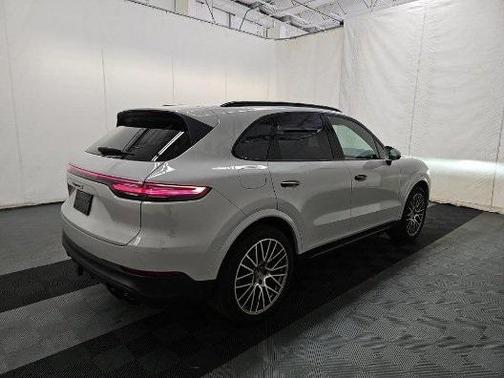 2022 Porsche Cayenne Platinum Edition
