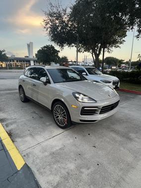 2022 Porsche Cayenne Platinum Edition