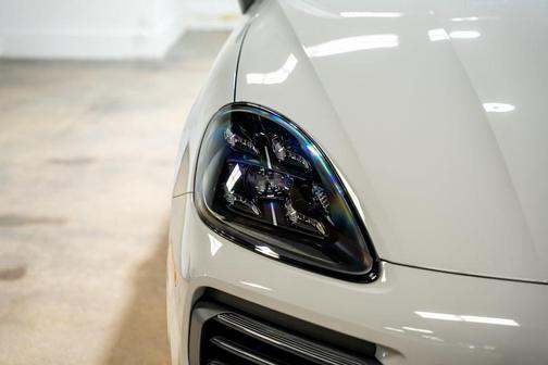 2022 Porsche Cayenne Platinum Edition