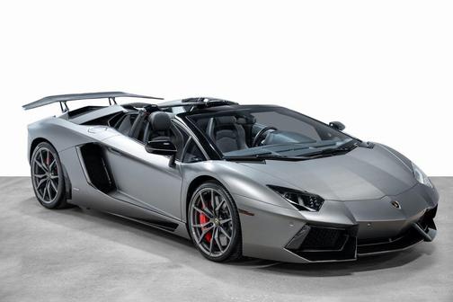 2017 Lamborghini Aventador LP700-4