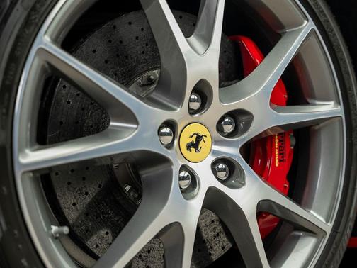 Red 2013 Ferrari California Base