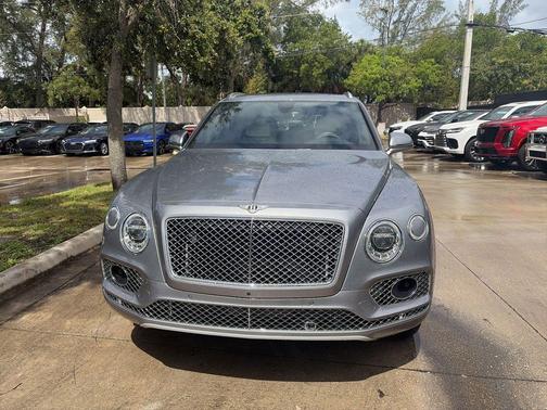 Silver 2018 Bentley Bentayga W12 Signature