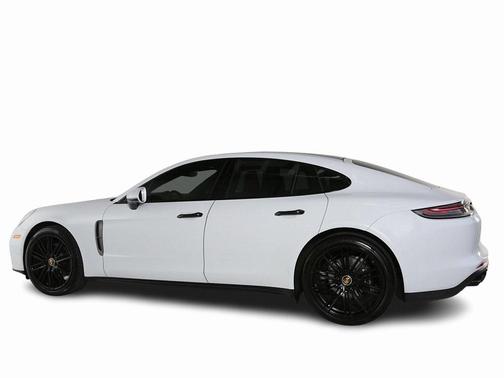 2023 Porsche Panamera 4 Platinum Edition
